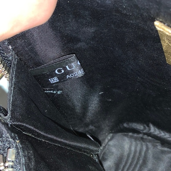 Gucci 'GUCCY' Crossbody Handbag in Metallic Gold Leather (6.3" x 6.75") - Picture 10 of 11